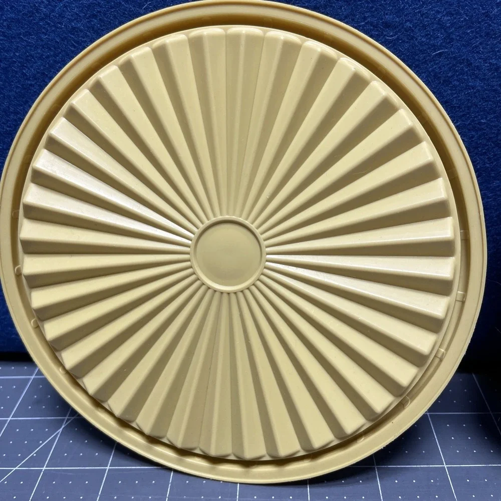 2‎ Tupperware 808-40 42 Harvest Gold Servalier Replacement Lid Seal 6